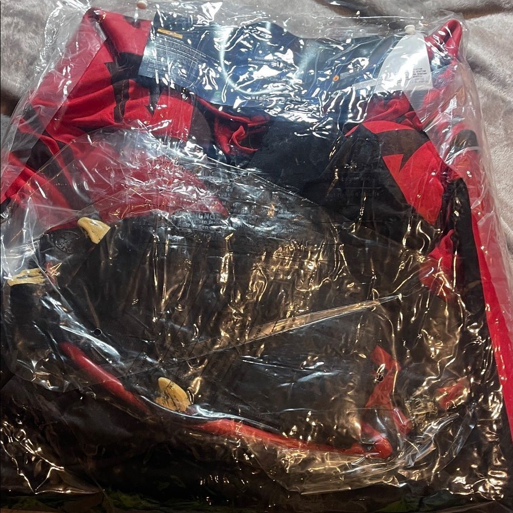 Star Wars Darth Maul Red and Black Men’s Costume Coat - Picture 4 of 4
